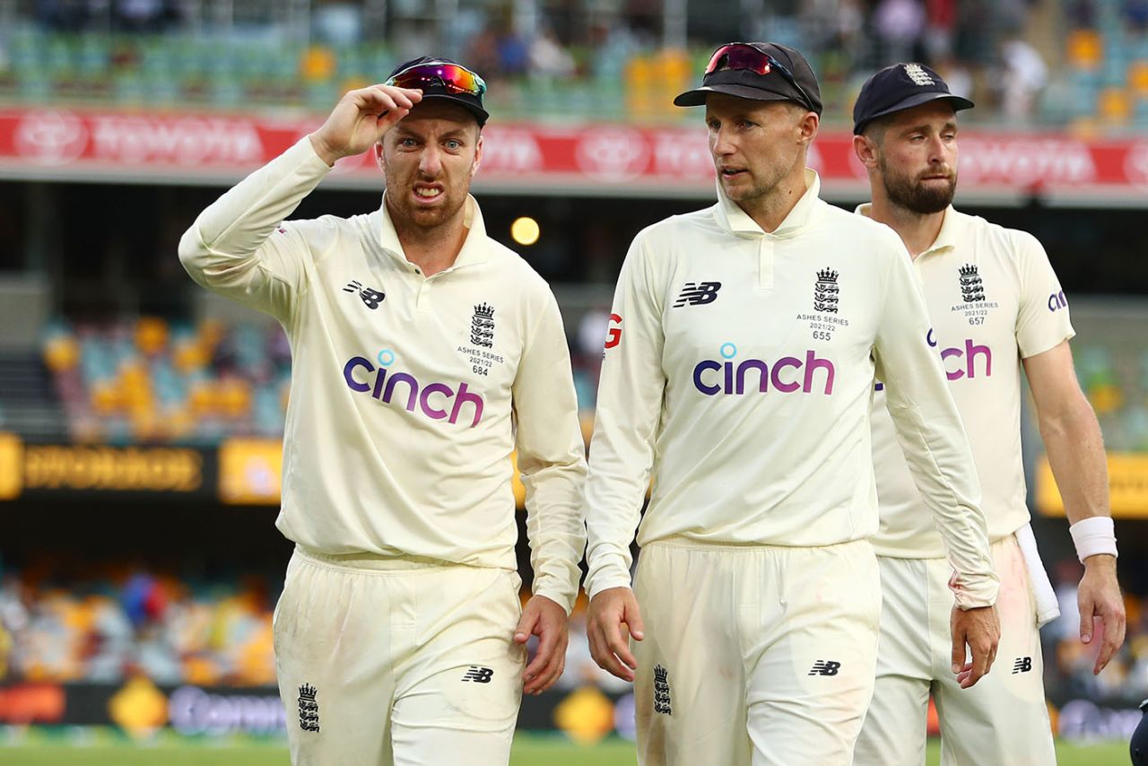 Jack Leach grimaces after a chastening day, Australia vs England, The Ashes, 1st Test, 2nd day, Brisbane, December 9, 2021