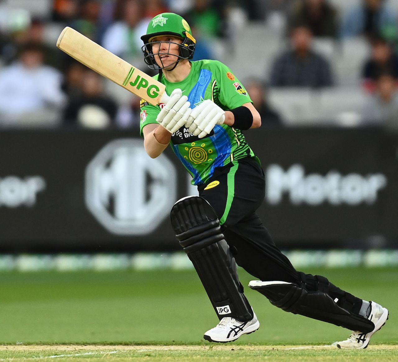 Nick Larkin of Melbourne Stars goes aerial, Melbourne Stars vs Sydney Thunder, BBL 2021-22, Melbourne, December 10, 2021