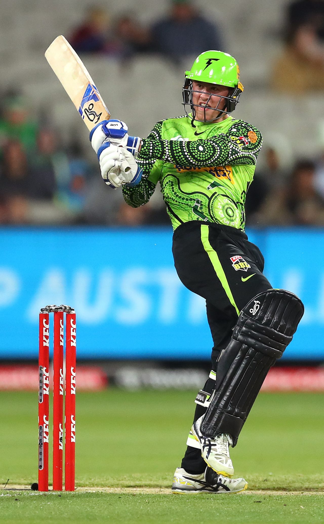 Matthew Gilkes of Sydney Thunder pulls, Melbourne Stars vs Sydney Thunder, BBL 2021-22, Melbourne, December 10, 2021