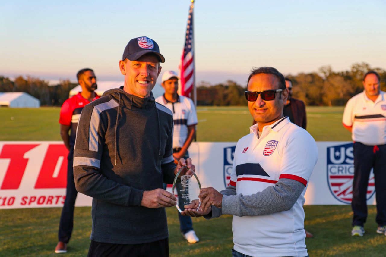 Marty Kain accepts the award for most wickets from USA Cricket board member Venu Pisike, 2021 USA Cricket Men's 50-over National Championships, Prairie View, November 19, 2021