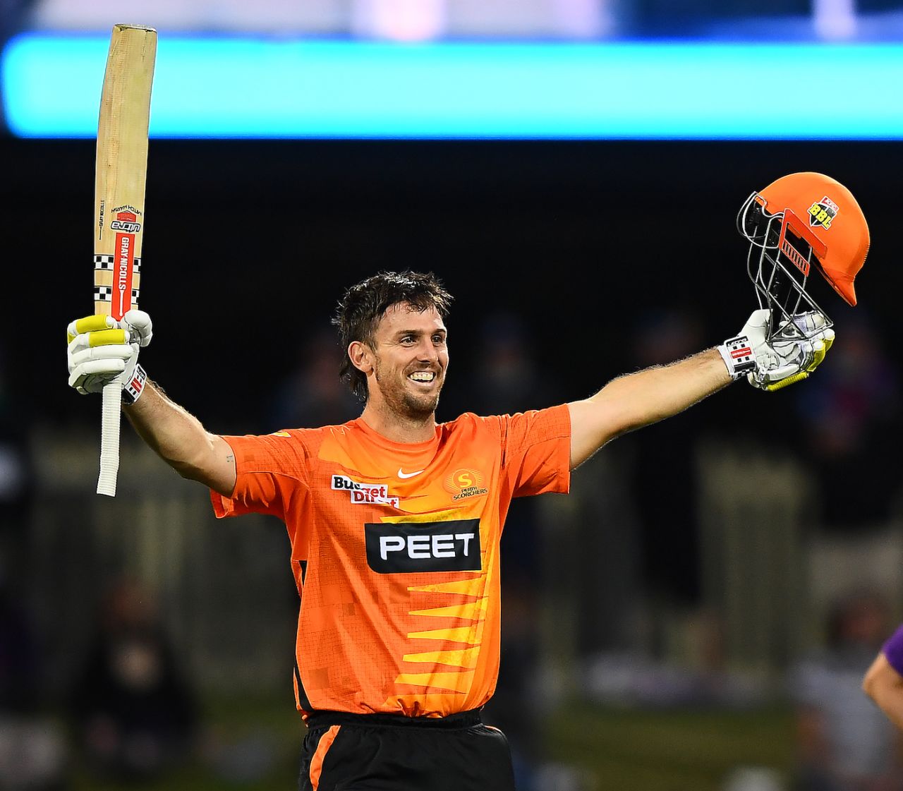 Mitchell Marsh celebrates after getting to his century, Hobart Hurricanes vs Perth Scorchers, BBL 2021-22, Hobart, December 14, 2021