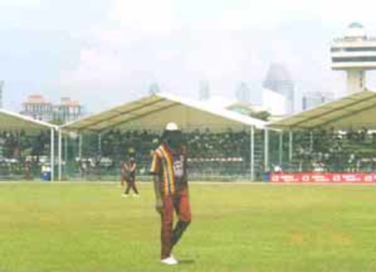 Walsh taking his field position, West Indies v Zimbabwe Coca-Cola Singapore Challenge, 1999-2000, Kallang Ground, Singapore, 2 Sep 1999.