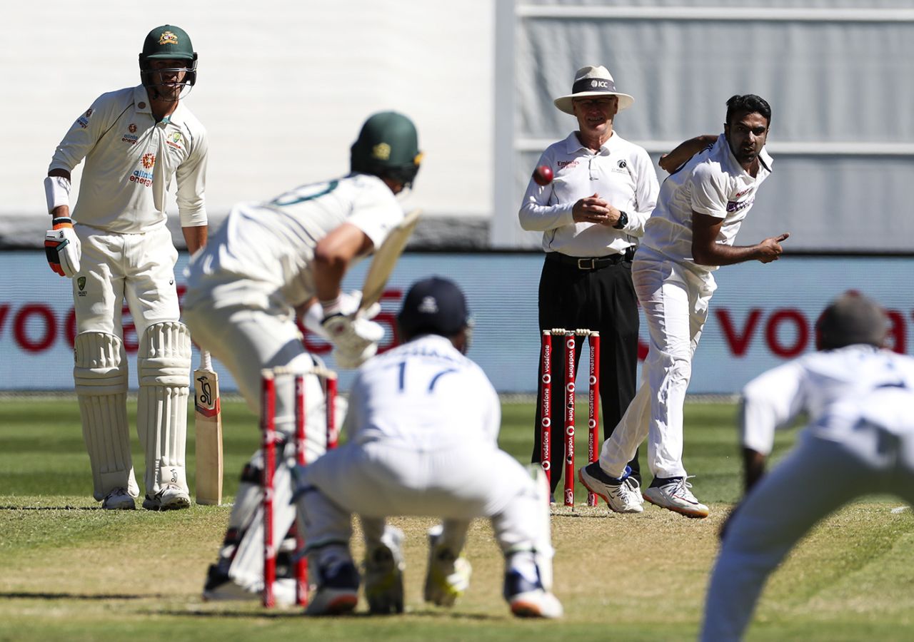 R Ashwin bowls to Pat Cummins, Australia v India, 2nd Test, Melbourne, December 26, 2020