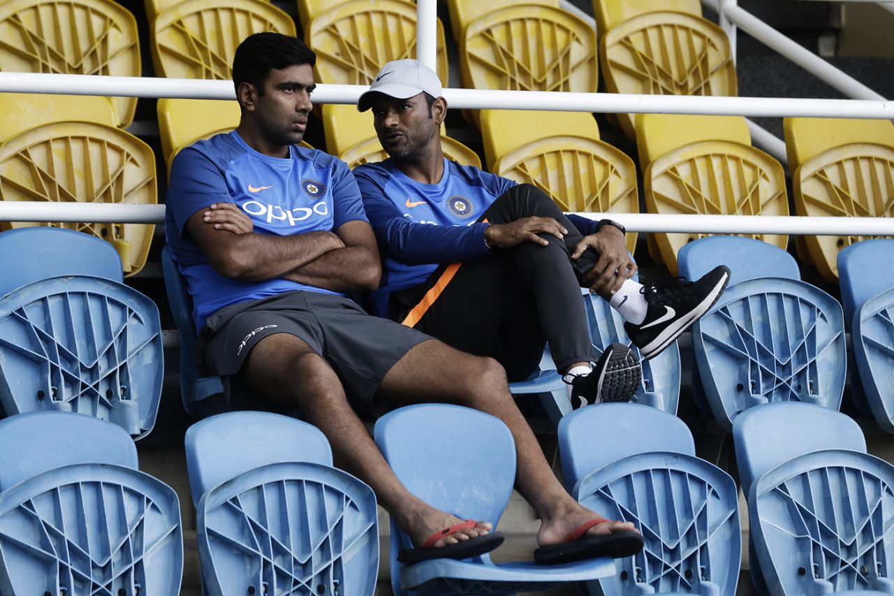 R Ashwin talks to fielding coach R Sridhar, West Indies v India, 2nd ODI, Port-of-Spain, June 25, 2017