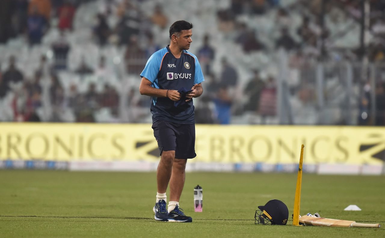 Rahul Dravid ponders options ahead of the game, India vs New Zealand, 3rd T20I, Kolkata, November 21, 2021