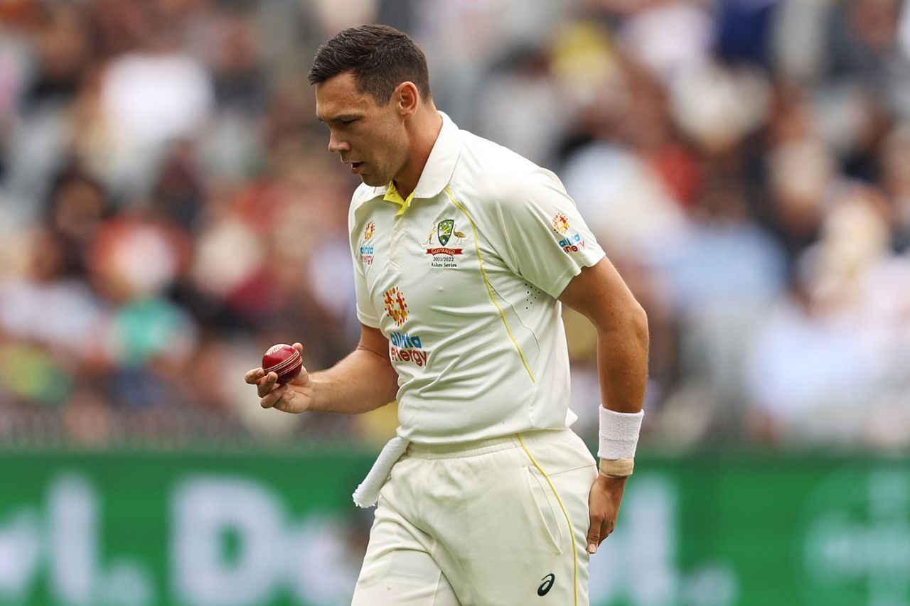 Scott Boland gets the ball for the first time in Test cricket, Australia vs England, 3rd Test, 1st day, MCG, December 26, 2021