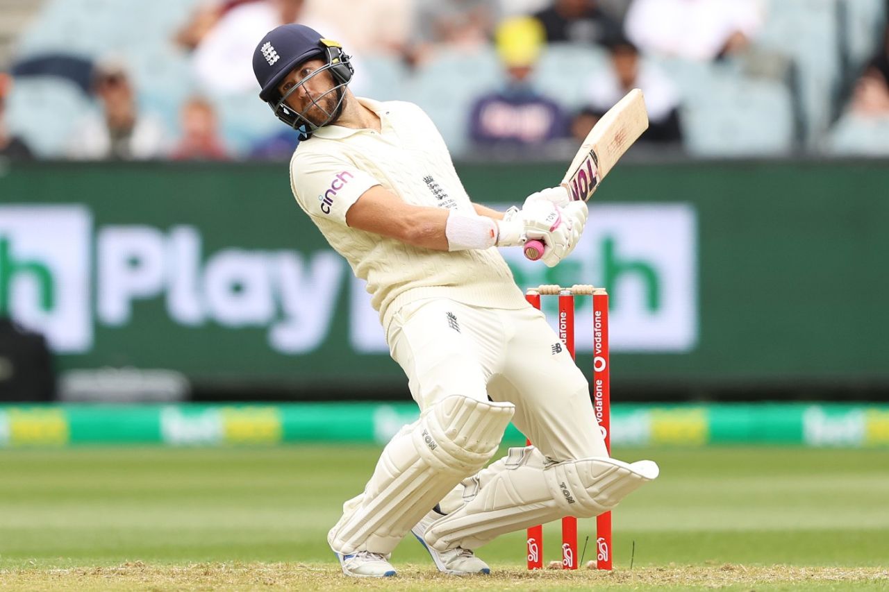 Dawid Malan sways out of line, Australia vs England, 3rd Test, 1st day, MCG, December 26, 2021