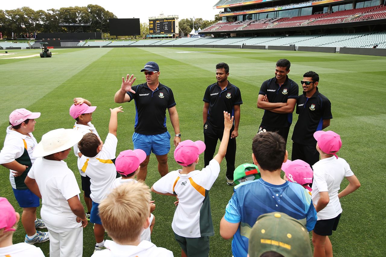 Heath Streak, Shakib Al Hasan, Taskin Ahmed and Nasir Hossain introduce kids to cricket at a coaching clinic, Adelaide. March 7, 2015
