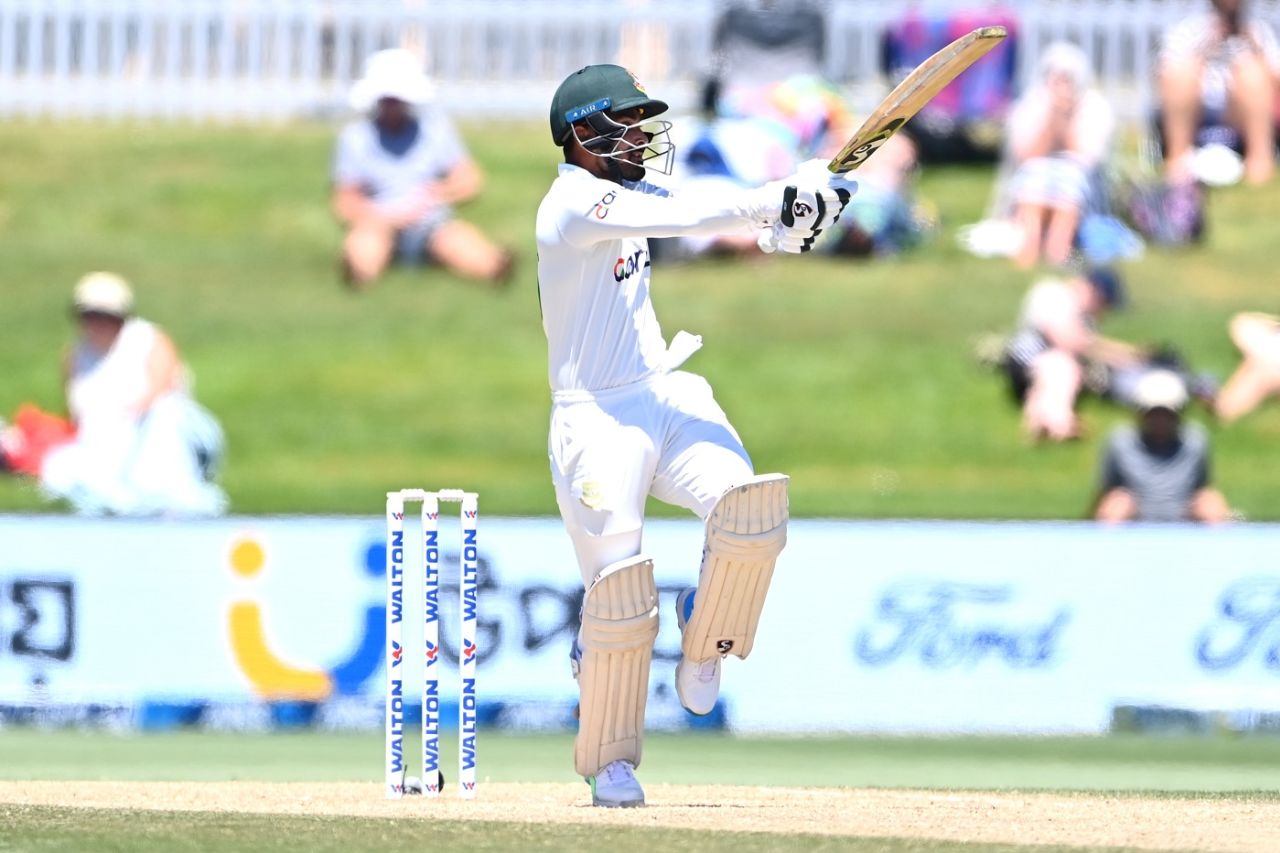 Liton Das pulls one away, New Zealand vs Bangladesh, 1st Test, Mount Maunganui, Day 3, January 3, 2022