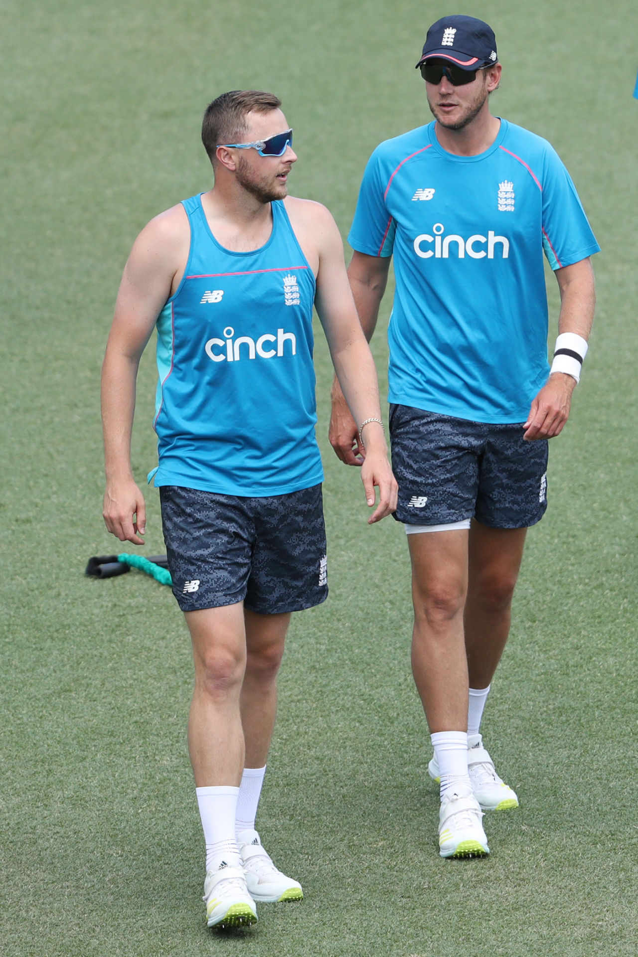 Olly Robinson and Stuart Broad at England training, Sydney, January 3, 2022