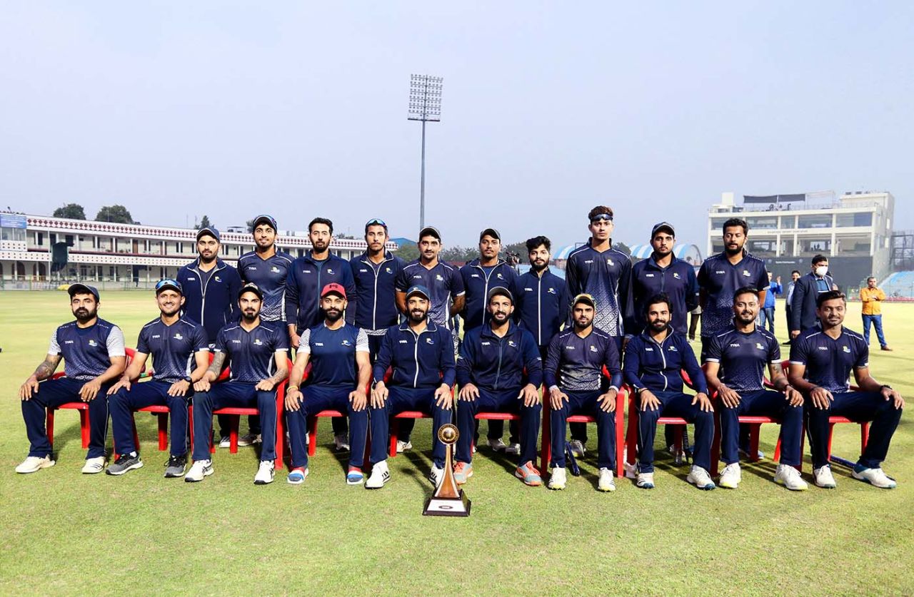 The winning Himachal Pradesh team pose with the trophy, Vijay Hazare Trophy, Jaipur, December 26, 2021