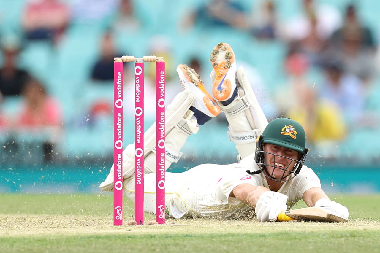Marnus Labuschagne dives for his ground, Australia vs England, Men's Ashes, Sydney Cricket Ground, January 5, 2022