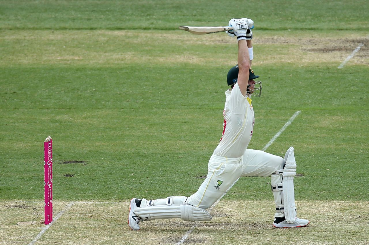 Steven Smith lunges out to leave, Australia vs England, Men's Ashes, Sydney Cricket Ground, January 6, 2022