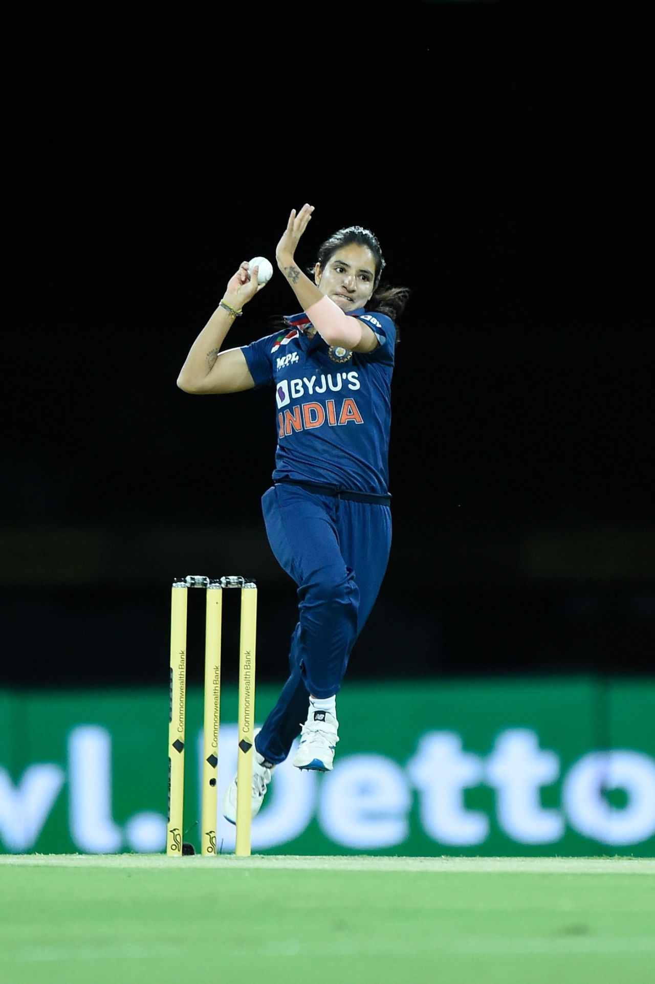 Renuka Singh in action, Australia vs India, 3rd women's T20I, Carrara, October 10, 2021