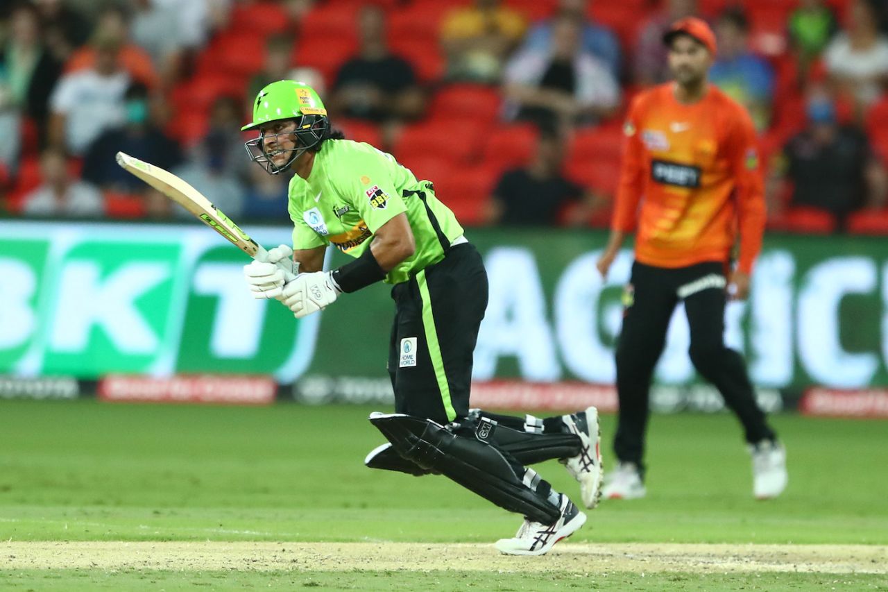 Jason Sangha top-scored in the Thunder chase, Perth Scorchers vs Sydney Thunder, BBL 2021-22, Gold Coast, January 6, 2022