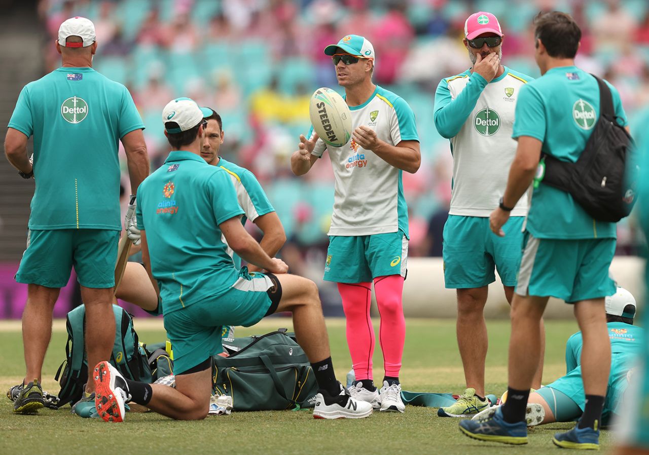 David Warner was sporting some pink long johns during warm-ups, Australia vs England, Men's Ashes, 4th Test, 3rd day, Sydney, January 6, 2022