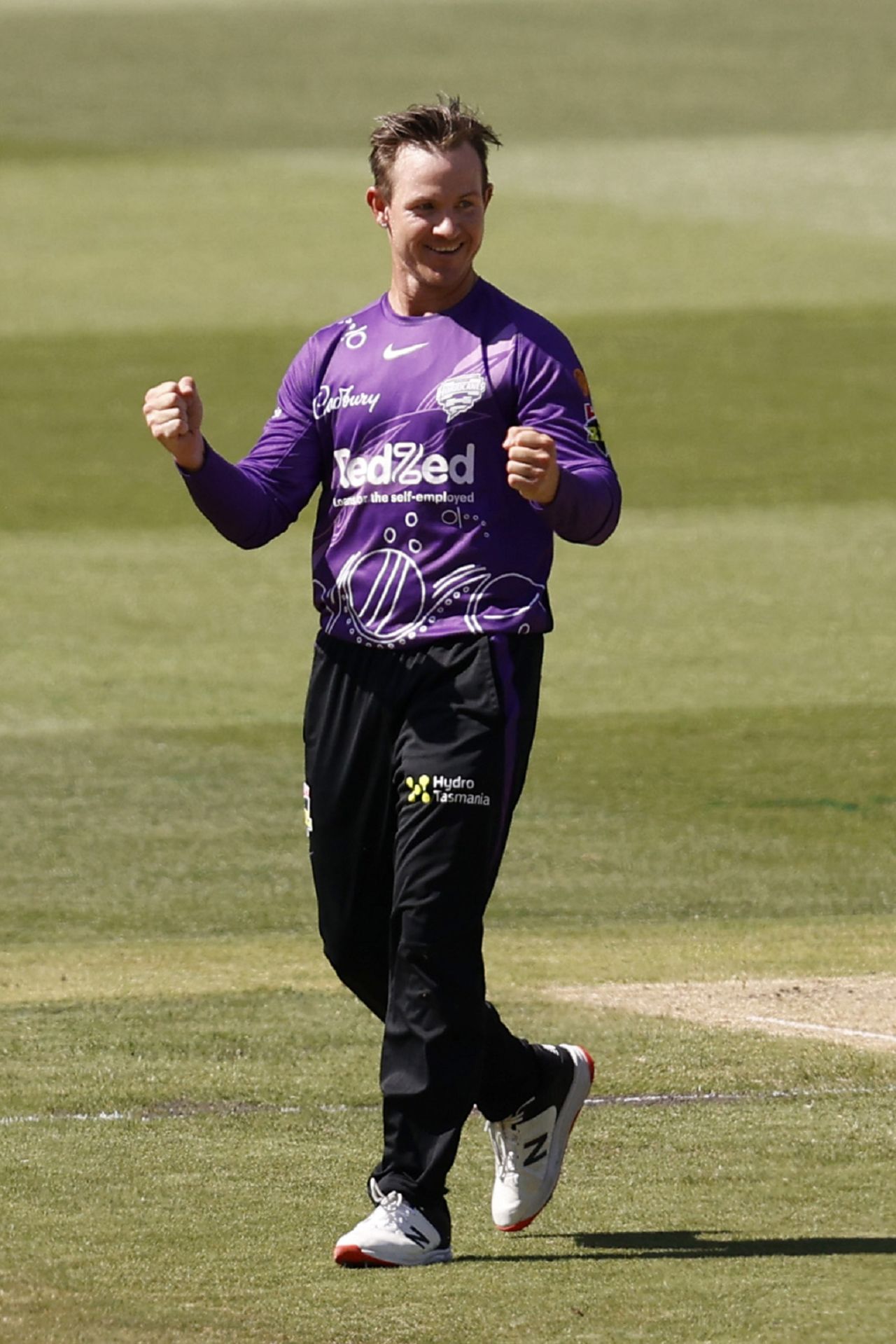 D'Arcy Short is delighted after the first breakthrough, Hobart Hurricanes vs Sydney Thunder, BBL 2021-22, Melbourne, January 10, 2022