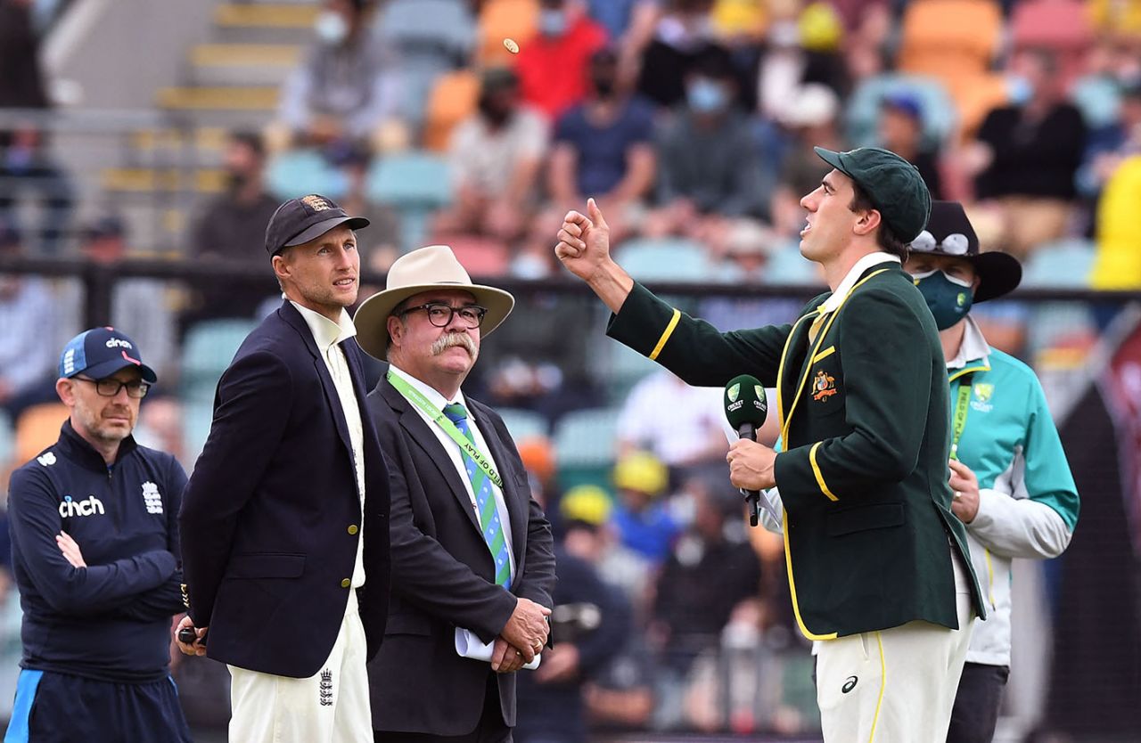 Joe Root and Pat Cummins wait for the coin to drop at the toss, Australia vs England, The Men's Ashes, 5th Test, 1st day, Hobart, January 14, 2021