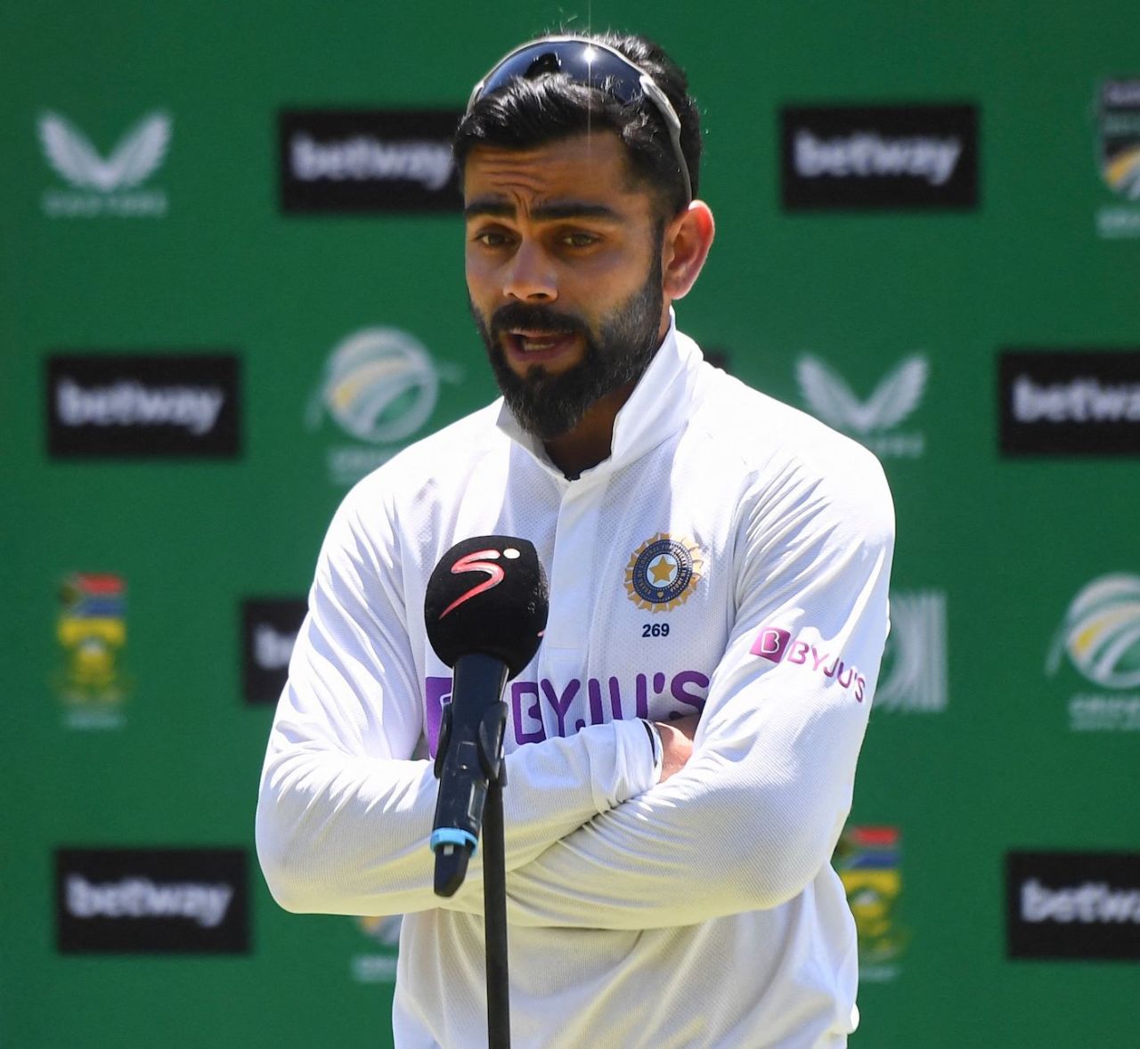 Virat Kohli makes a point at the post-match presentation, South Africa vs India, 3rd Test, Cape Town, 4th day, January 14, 2022