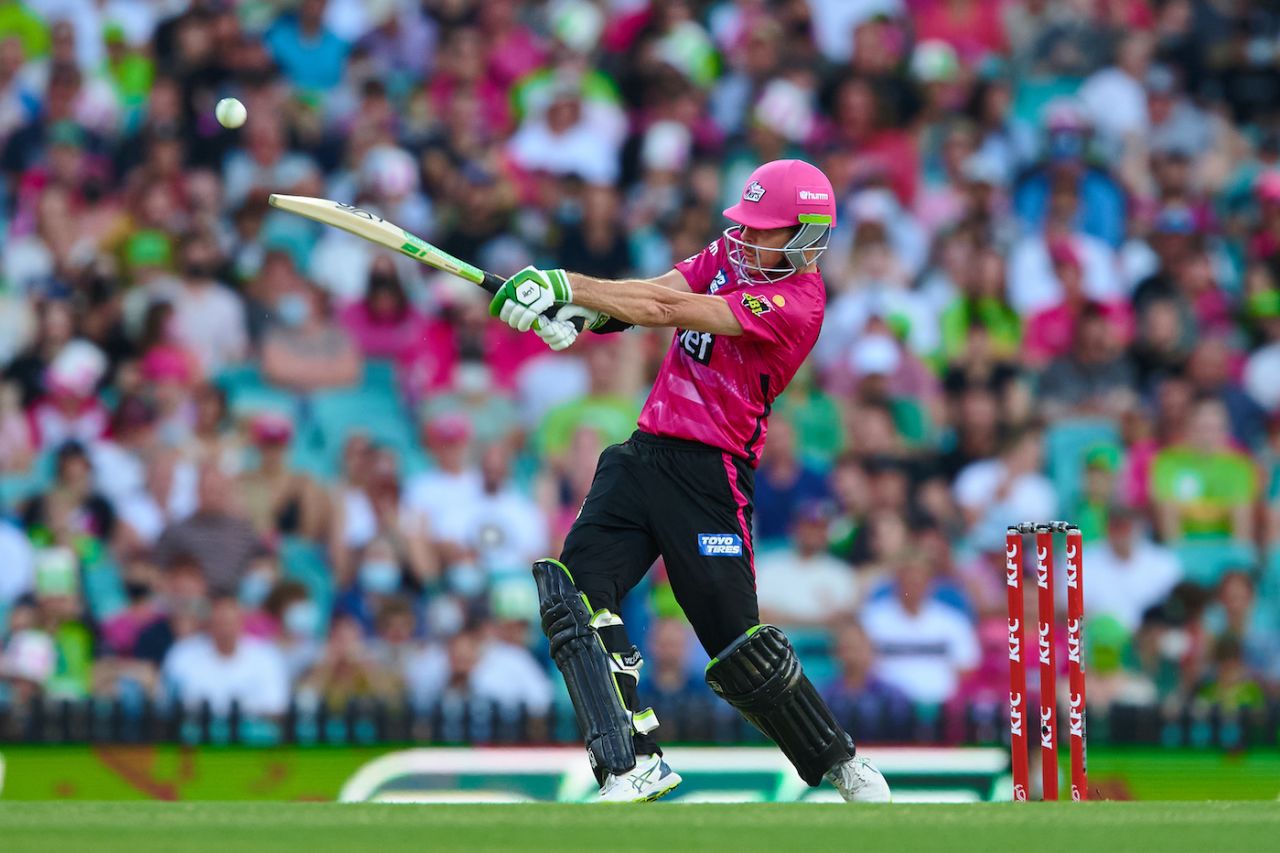 Daniel Hughes powers the ball away during his quick half-century, Sydney Sixers vs Sydney Thunder, BBL 2021-22, Sydney, January 15, 2022
