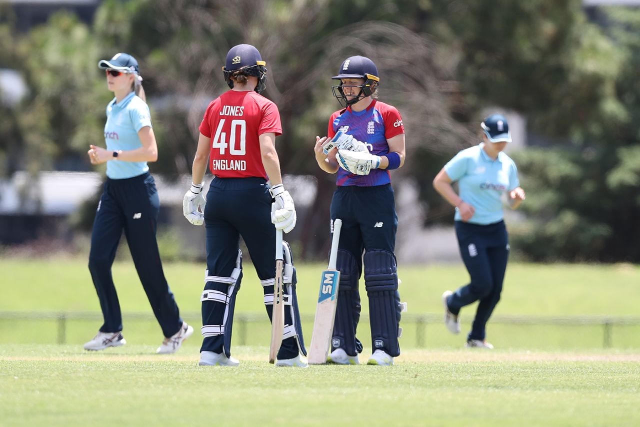 Amy Jones and Heather Knight have a chat in the middle, England vs England A, intra-squad warm-up match, Canberra, January 16, 2022