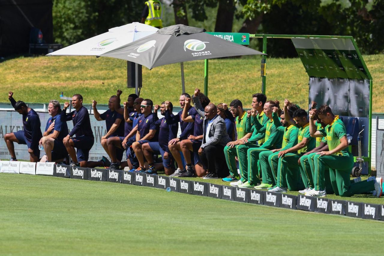 The South African camp takes a knee before the series opener, South Africa vs India, 1st ODI, Paarl, January 19, 2022