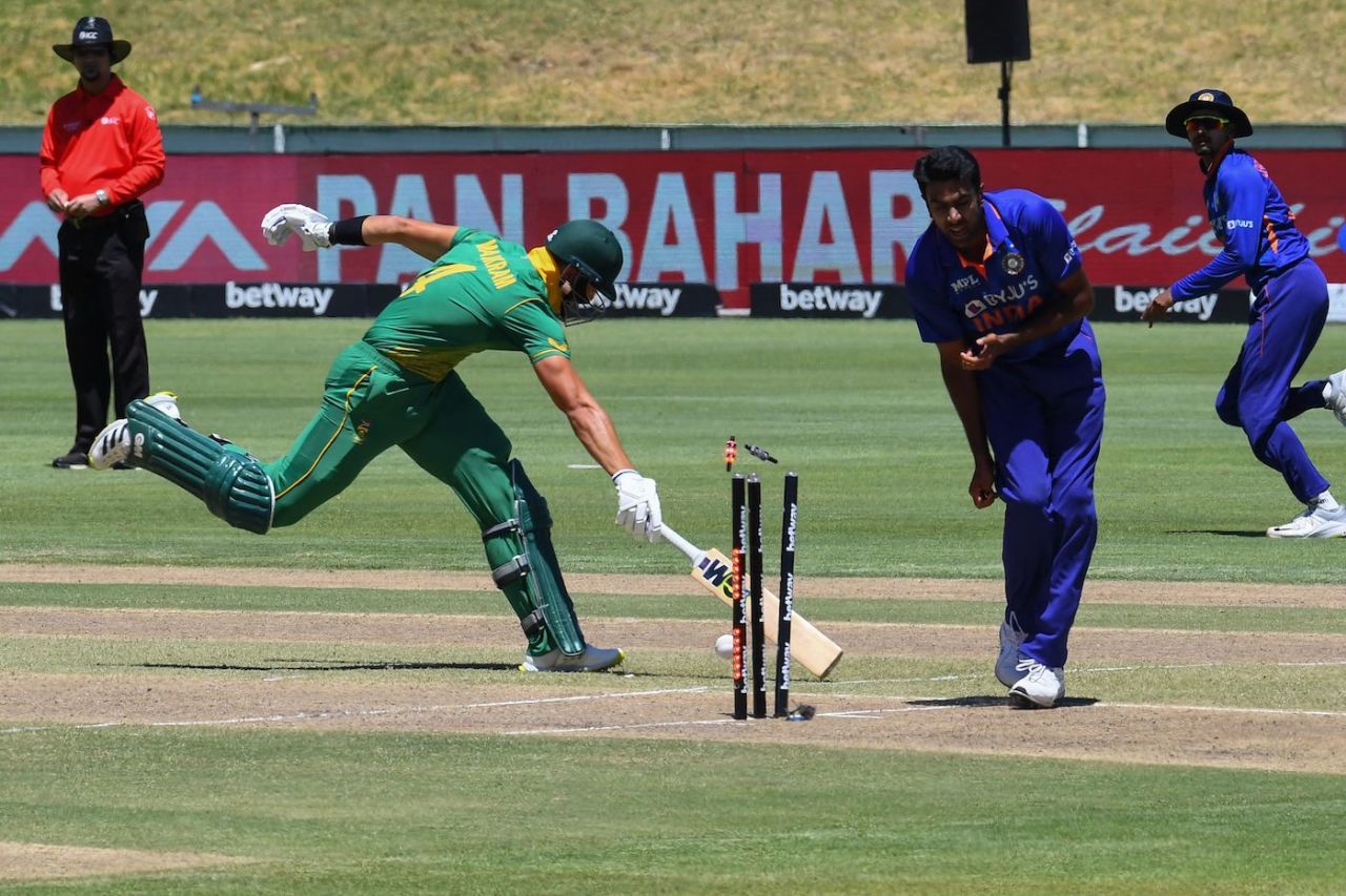 Aiden Markram fell short to a direct hit, South Africa vs India, 1st ODI, Paarl, January 19, 2022