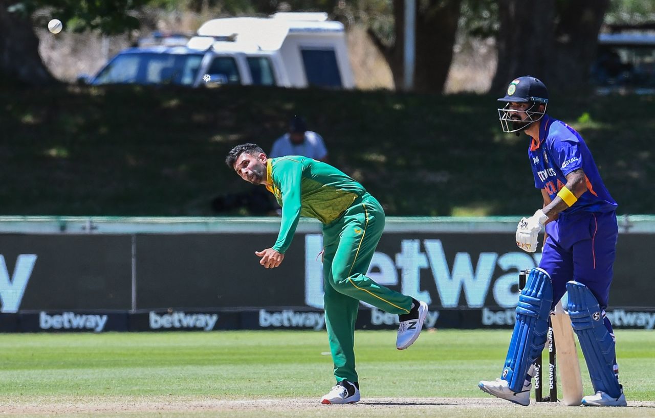 Keshav Maharaj in action, South Africa vs India, 2nd ODI, Paarl, January 21, 2022