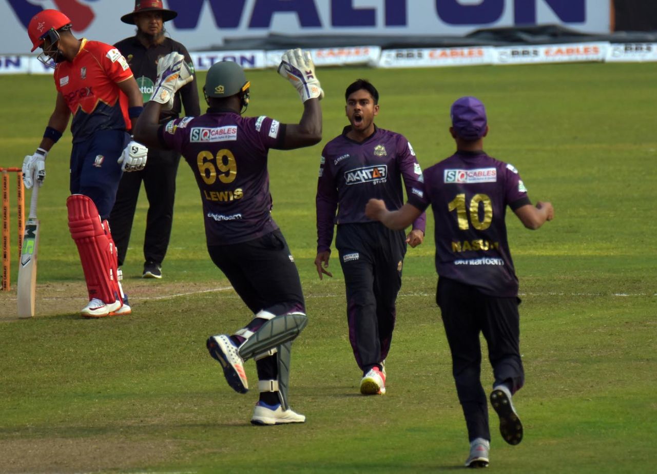 Mehidy Hasan Miraz is pumped after picking up a wicket, Chattogram Challengers vs Fortune Barishal, BPL 2022, Dhaka, January 21, 2022