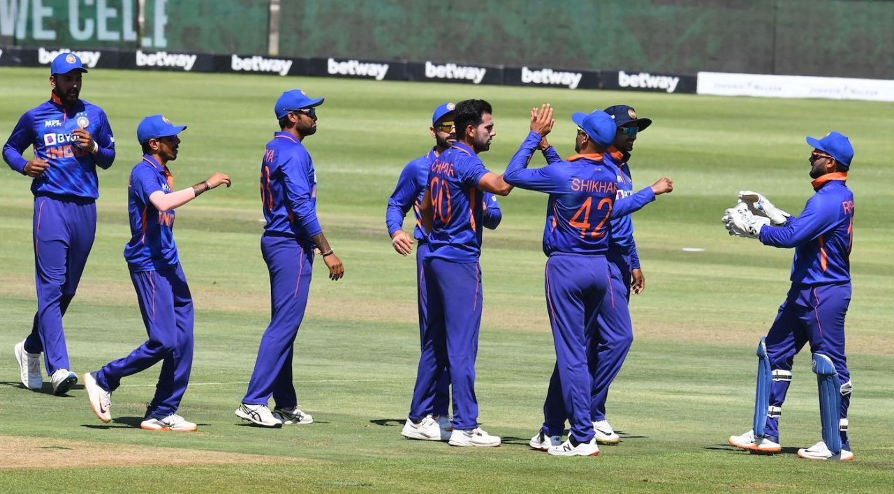 The Indians celebrate after Deepak Chahar sent back Janneman Malan, South Africa vs India, 3rd ODI, Cape Town, January 23, 2022