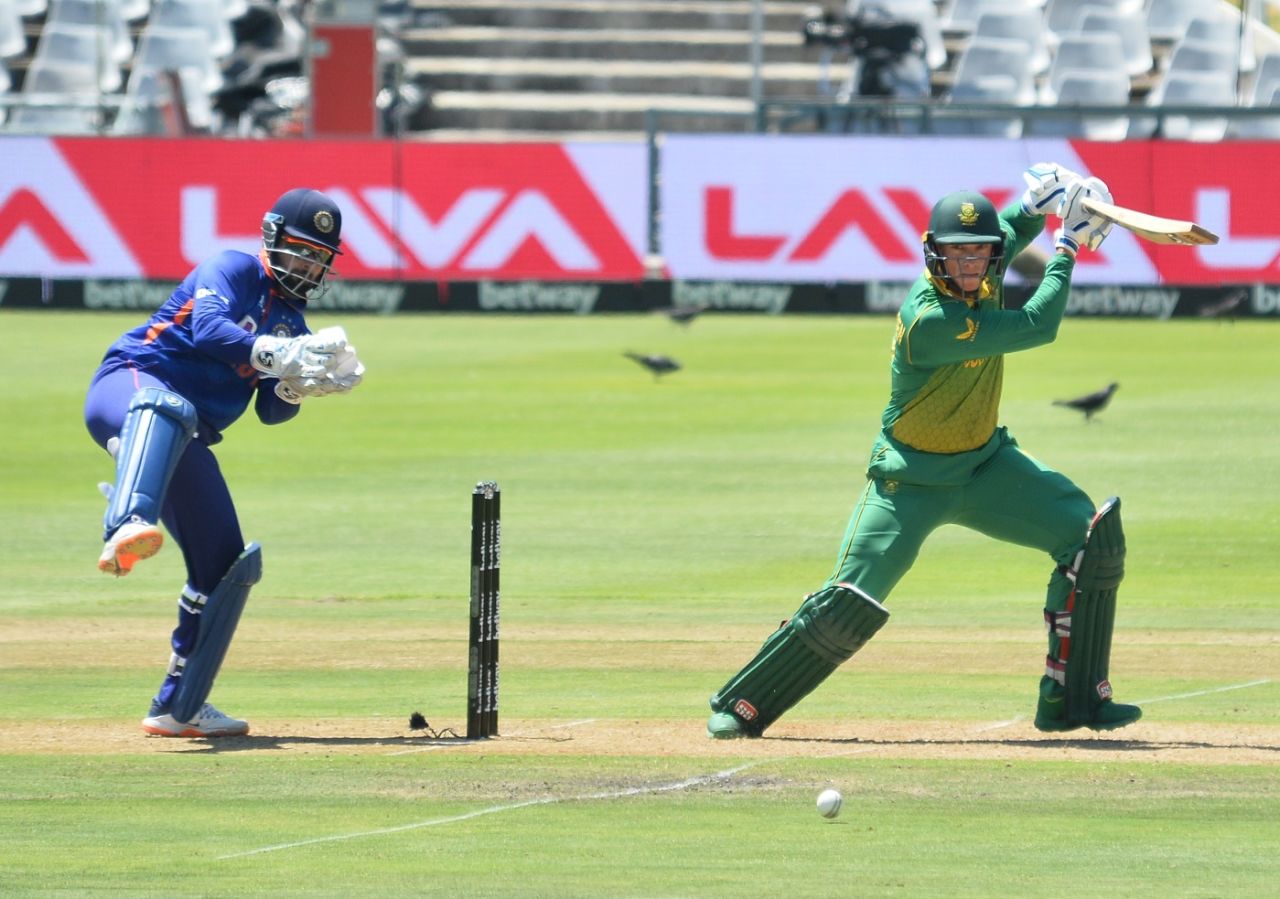 Rassie van der Dussen drives through the off side, South Africa vs India, 3rd ODI, Cape Town, January 23, 2022