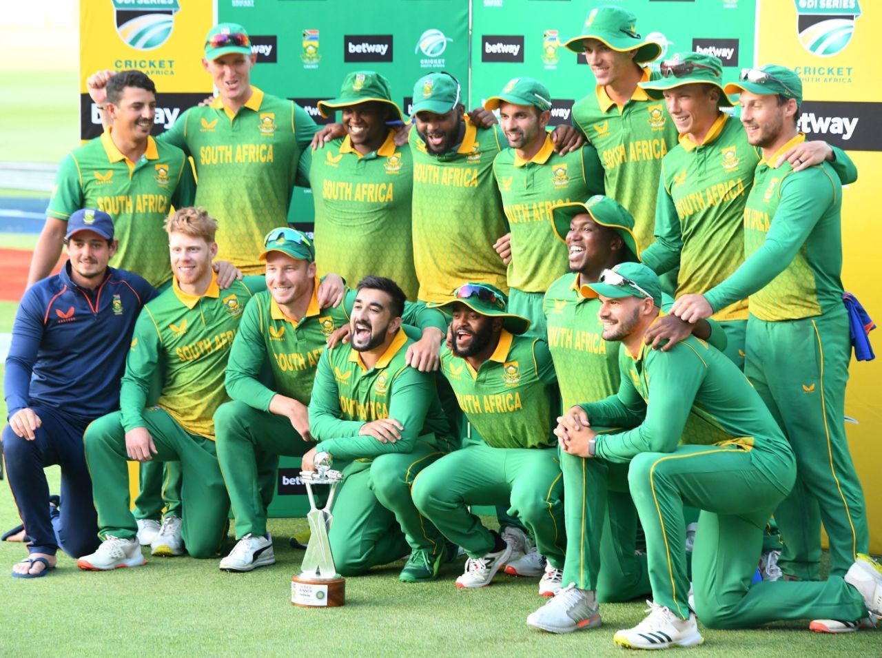 South Africa celebrate clean sweeping India 3-0, South Africa vs India, 3rd ODI, Cape Town, January 23, 2022