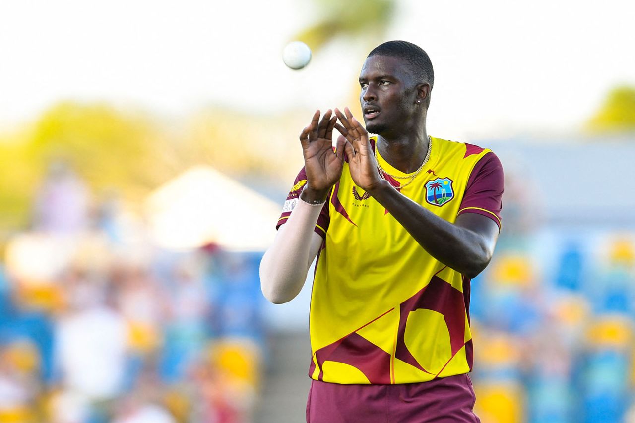 Jason Holder prepares to bowl, West Indies vs England, 2nd T20I, Kensington Oval, Barbados, January 23, 2022