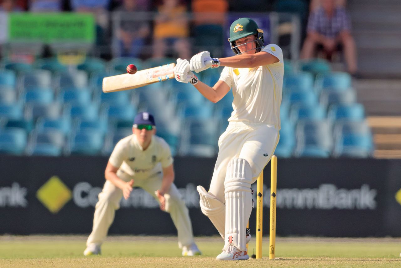 Tahlia McGrath takes on the short ball, Australia vs England, Only Test, Women's Ashes, Canberra, January 27, 2022
