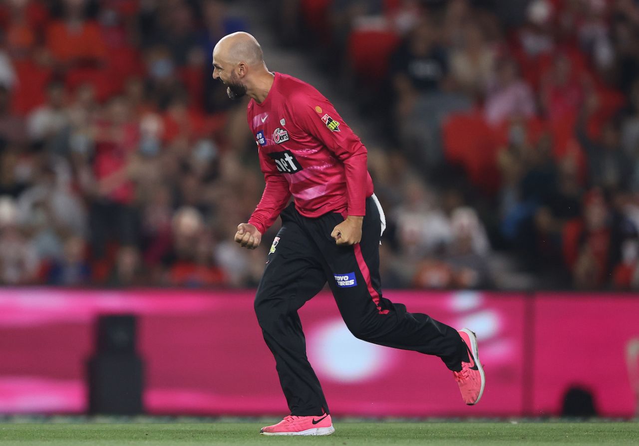 Nathan Lyon struck with his first ball of the match, Perth Scorchers vs Sydney Sixers, BBL 2021-22, final, Melbourne, January 28, 22