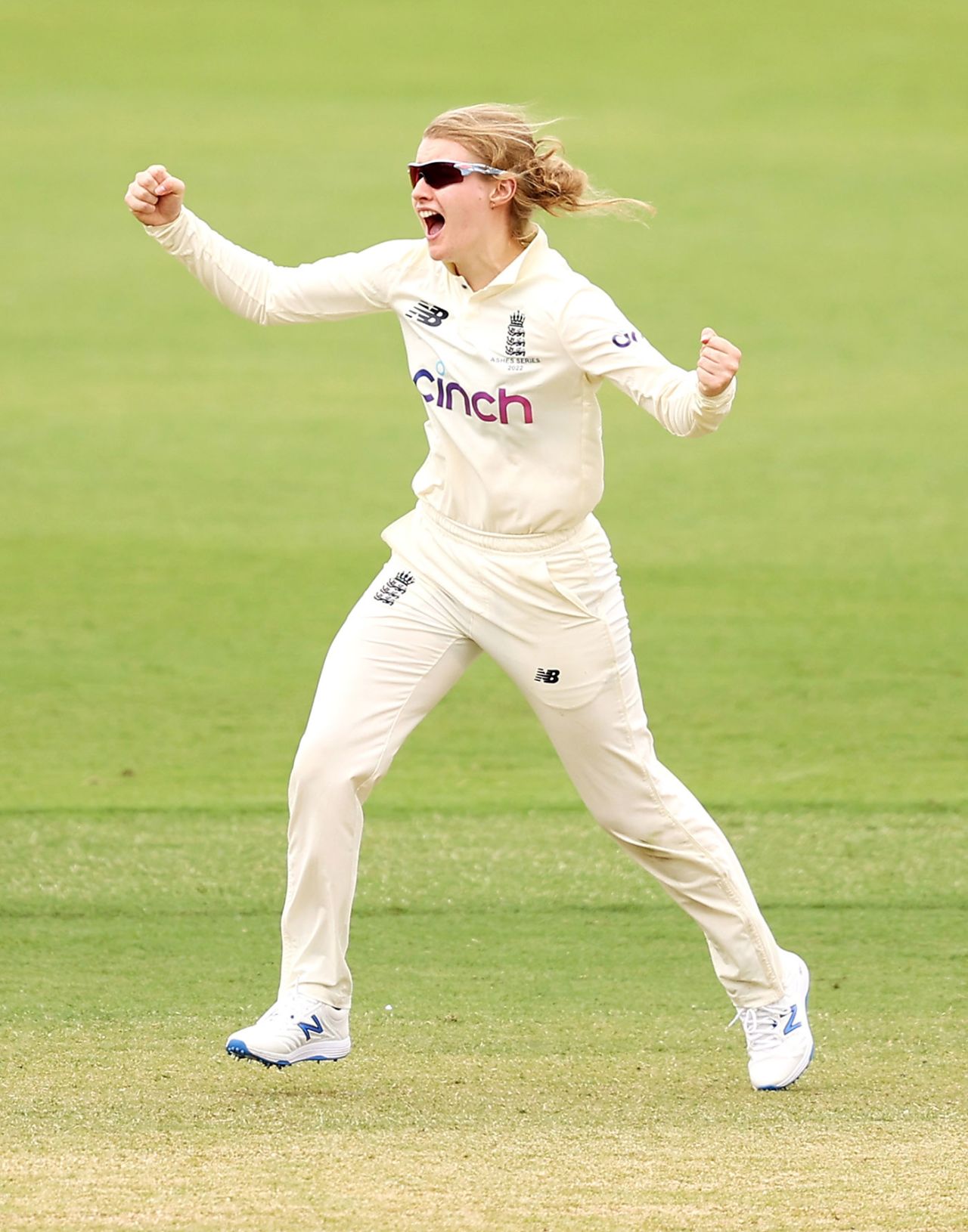 Charlie Dean celebrates her first Test wicket, Australia vs England, Only Test, Women's Ashes, Canberra, January 30, 2022