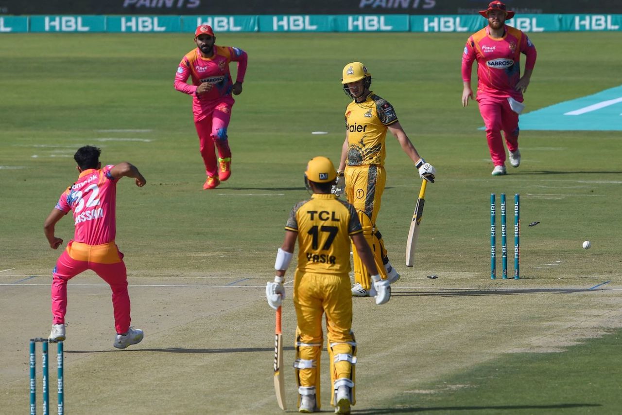 Hasan Ali does his trademark celebration after dismissing Tom Kohler-Cadmore, Peshawar Zalmi vs Islamabad United, PSL 2022, Karachi, January 30, 2022