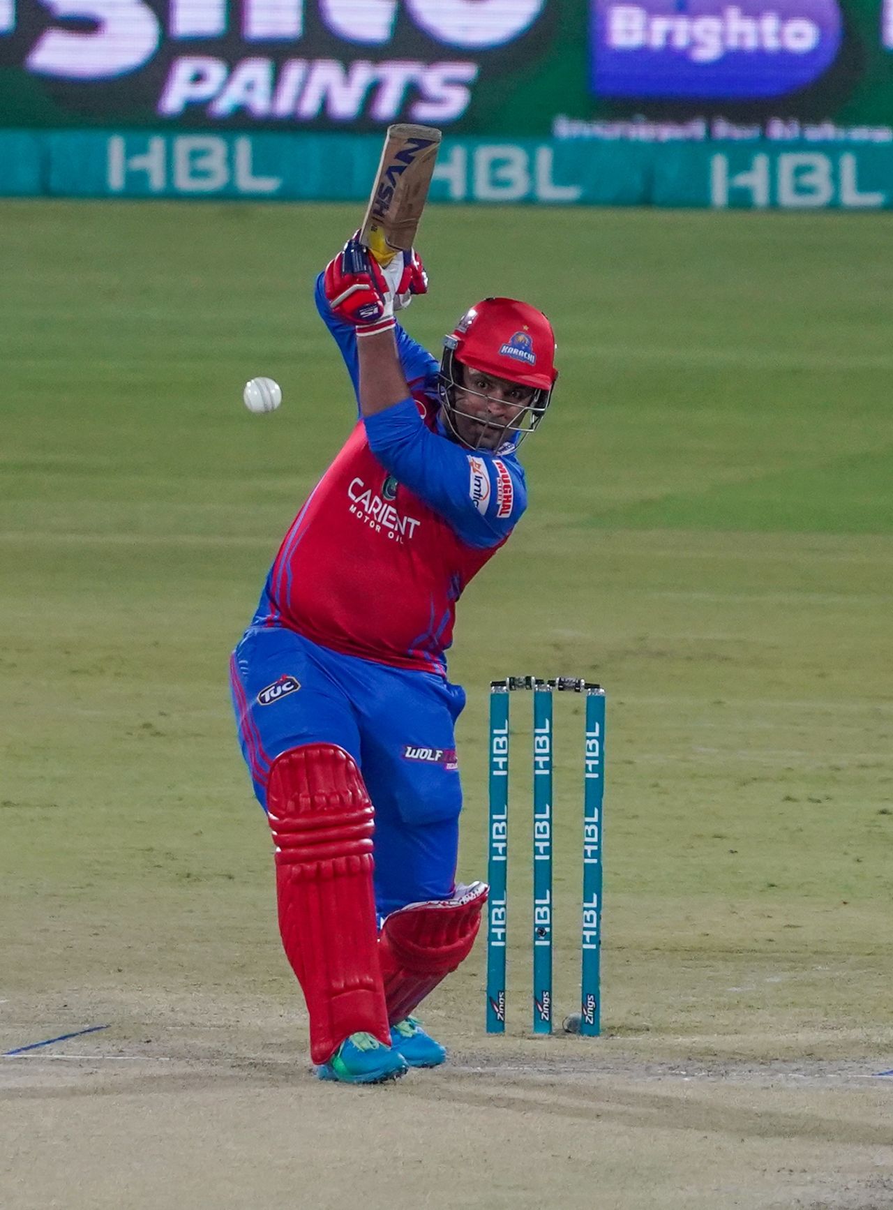 Sharjeel Khan punches down the ground, Karachi Kings vs Lahore Qalandars, PSL 2022, Karachi, January 30, 2022