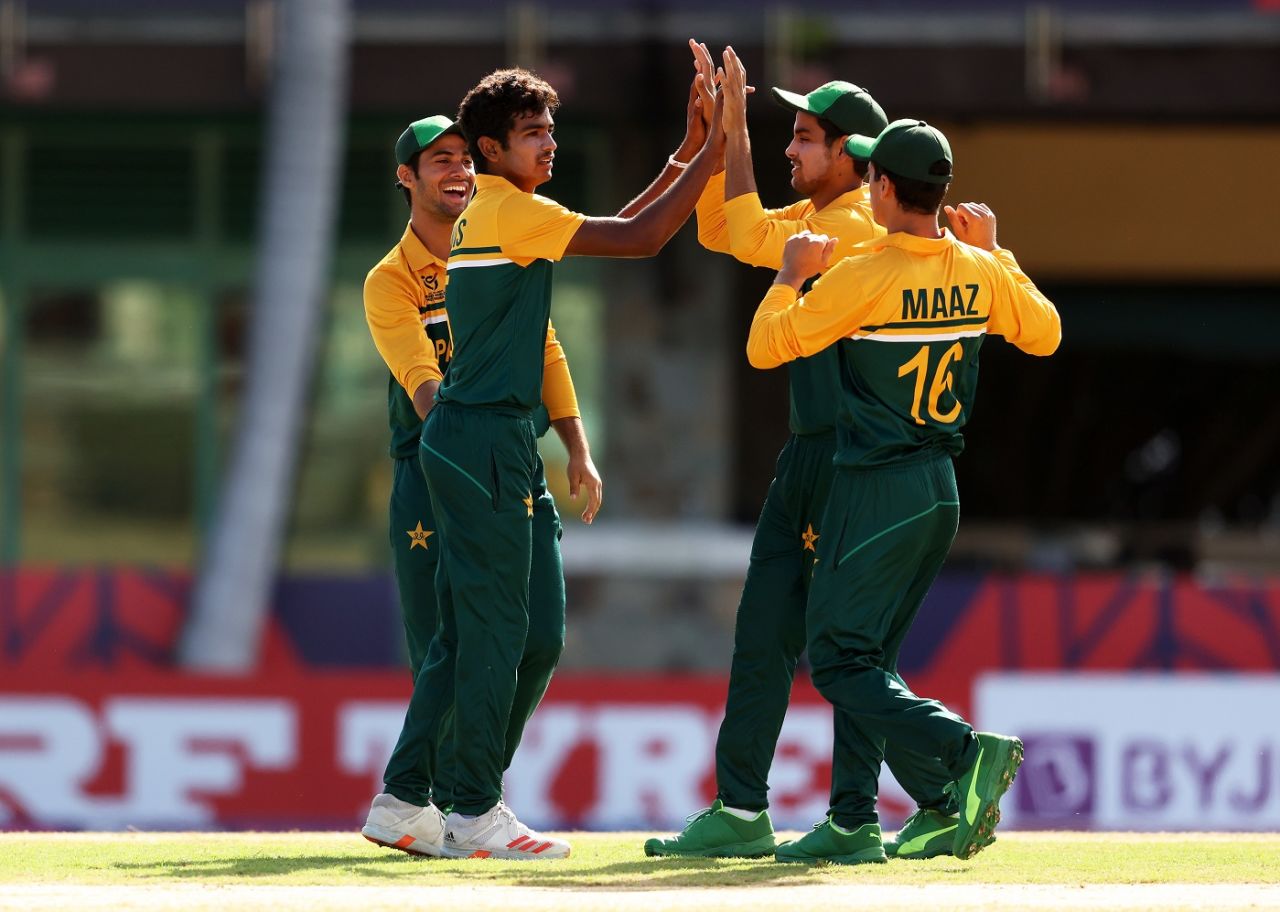 Awais Ali celebrates a wicket with team-mates, Bangladesh Under-19 vs Pakistan Under-19, Undr-19 World Cup, Antigua, January 31, 2022