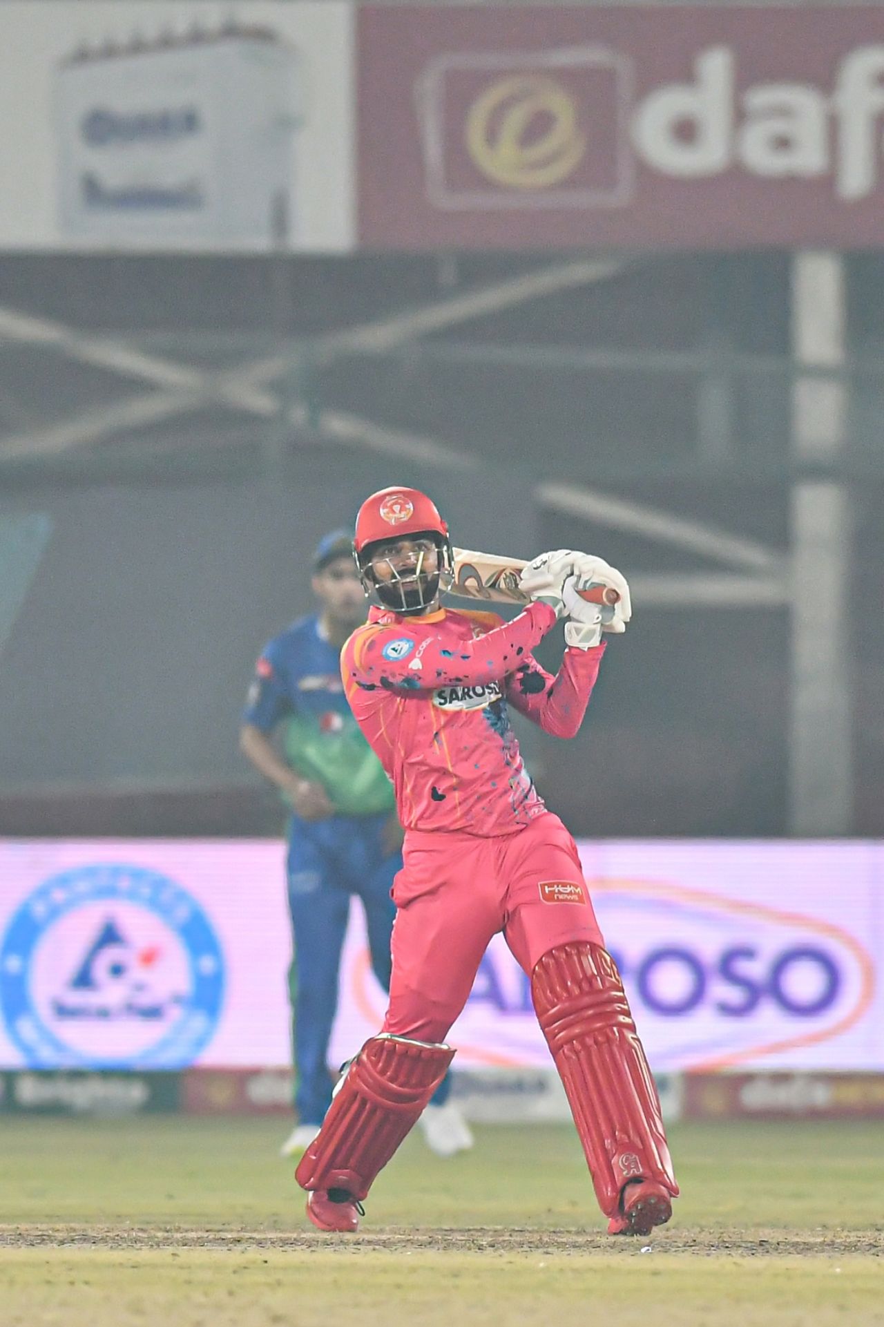 Shadab Khan goes for the slog, Islamabad United vs Multan Sultans, PSL 2022, Karachi, February 1, 2022