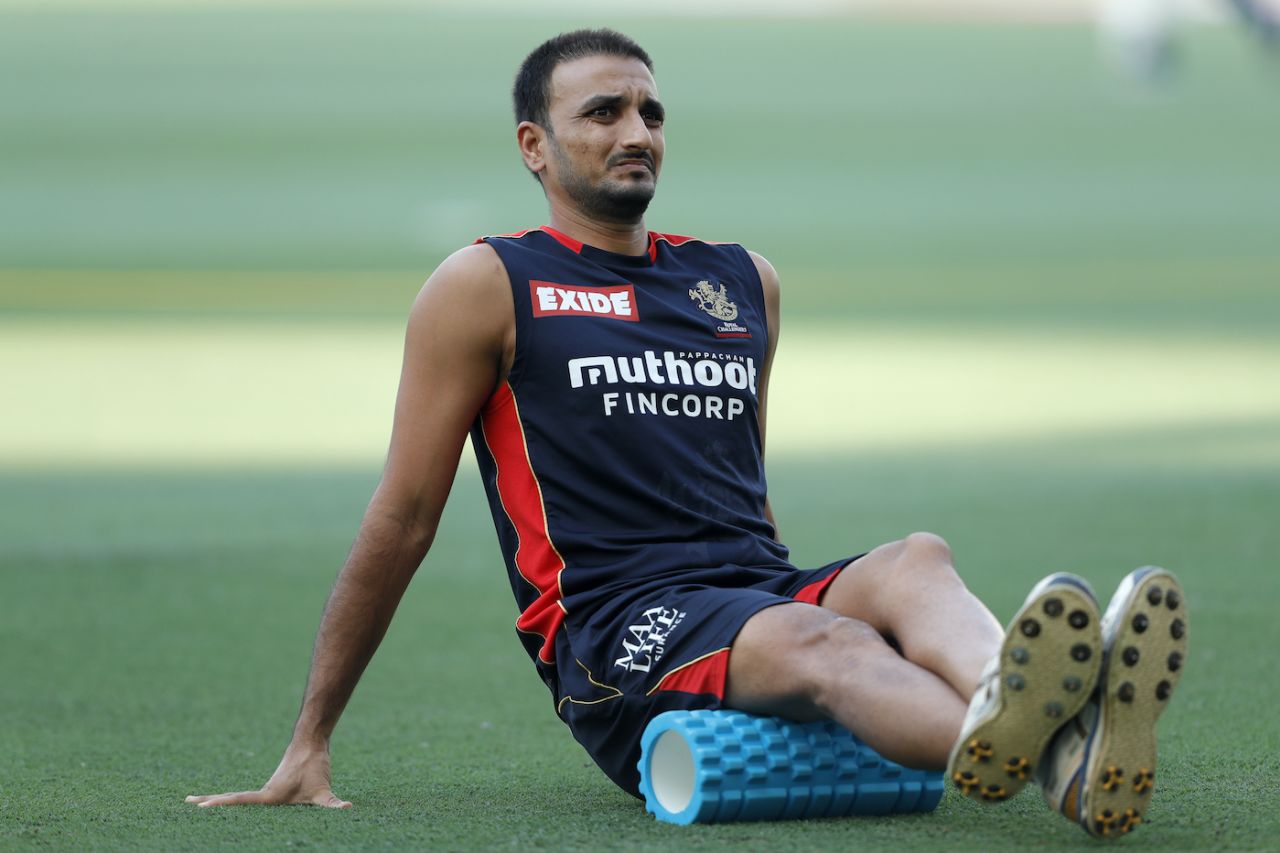 Harshal Patel trains ahead of the match, Delhi Capitals vs Royal Challengers Bangalore, IPL 2021, Dubai, October 8, 2021