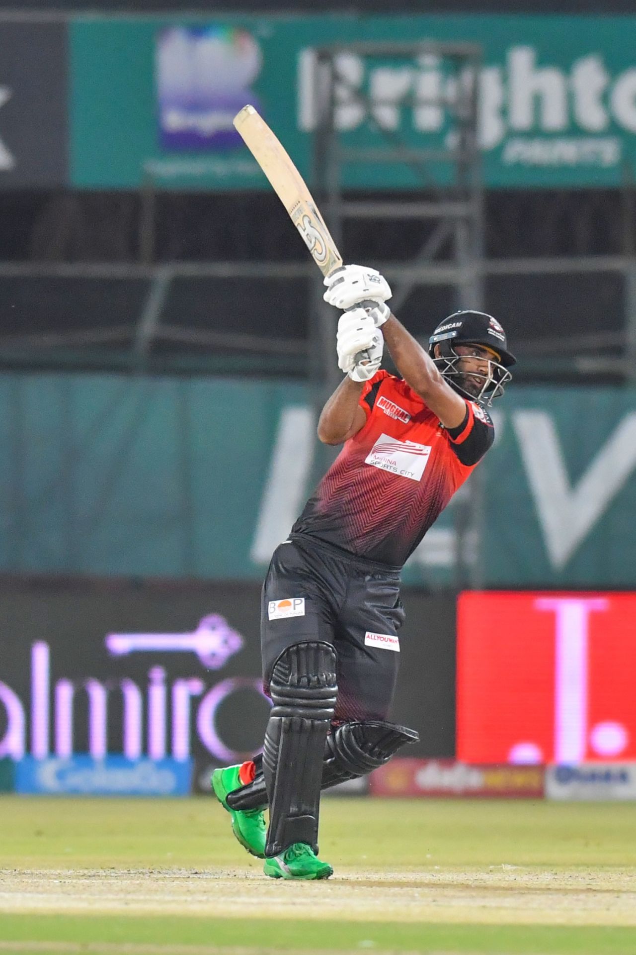 Fakhar Zaman drills a four through the covers, Quetta Gladiators vs Lahore Qalandars, Karachi, PSL 2022, February 7, 2022