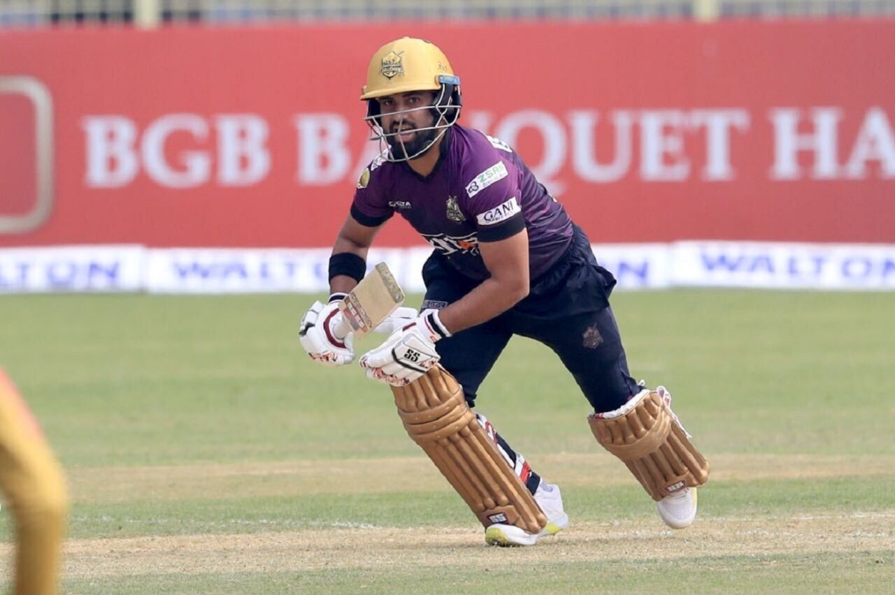 Shamim Hossain takes off for a run, Chattogram Challengers vs Minister Group Dhaka, Sylhet, BPL 2021-22, February 8, 2022