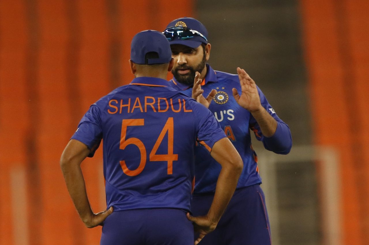 Rohit Sharma issues instructions to Shardul Thakur, India vs West Indies, 2nd ODI, Ahmedabad, February 9, 2022