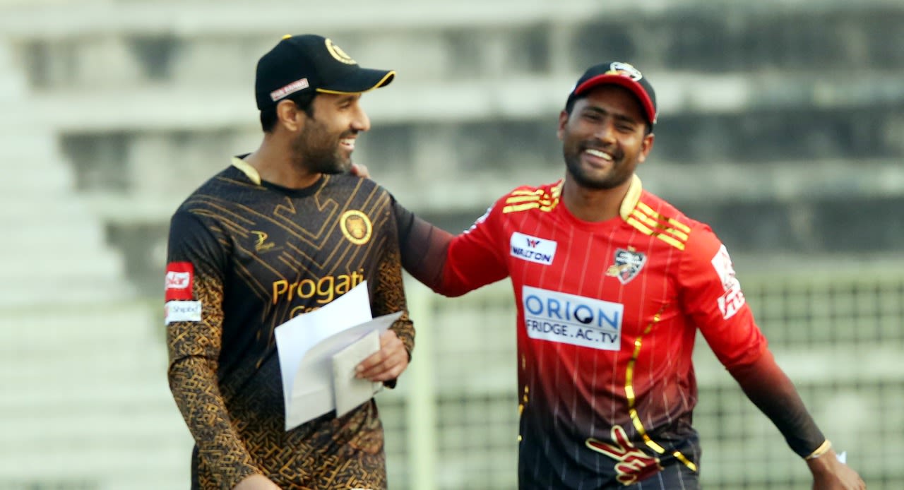 Ravi Bopara and Imrul Kayes at the toss, Comilla Victorians vs Sylhet Sunrisers, BPL 2022, Sylhet, February 9, 2022