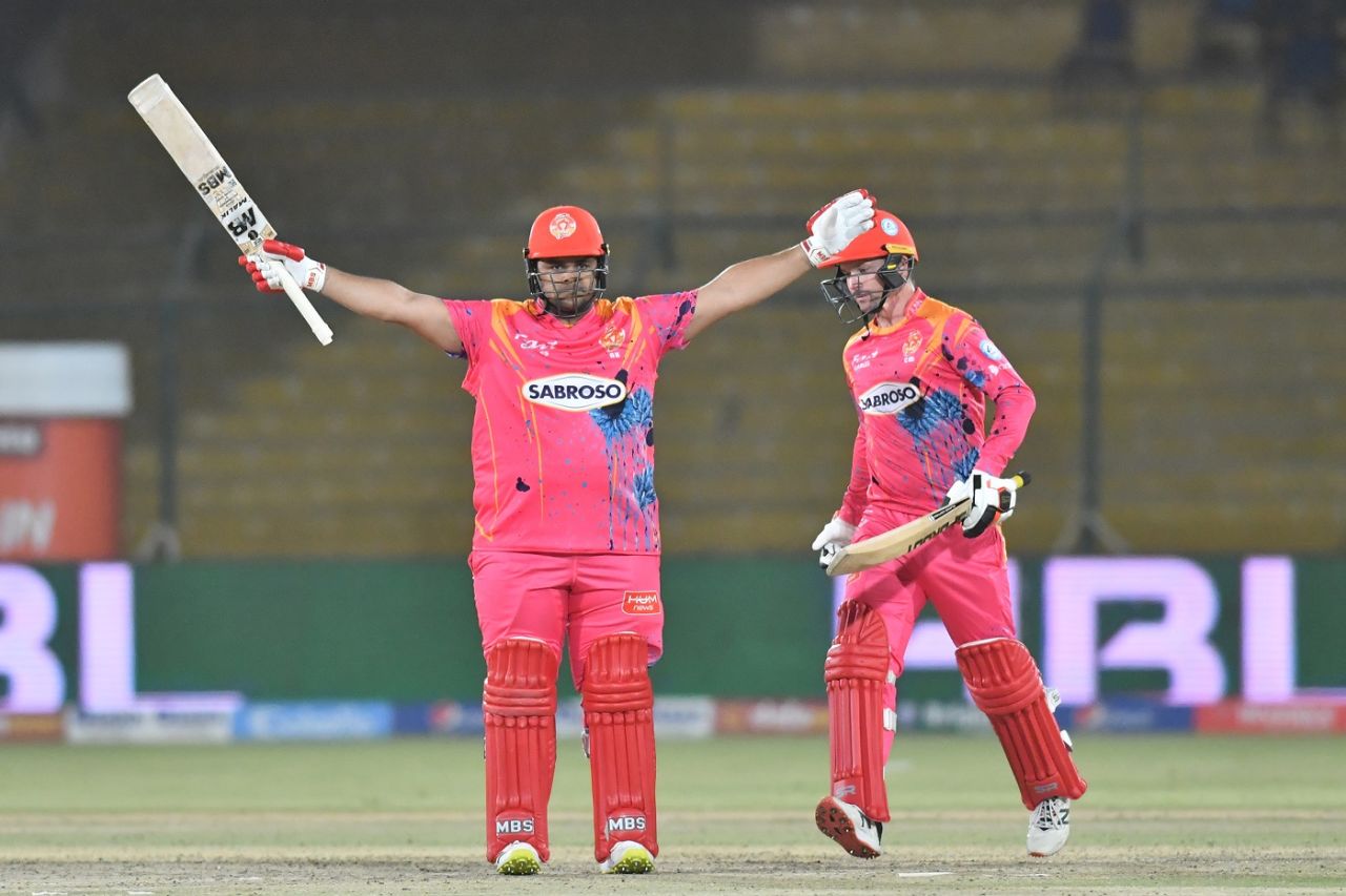 Azam Khan celebrates his half-century, Islamabad United vs Quetta Gladiators, PSL 2022, February 3, 2022