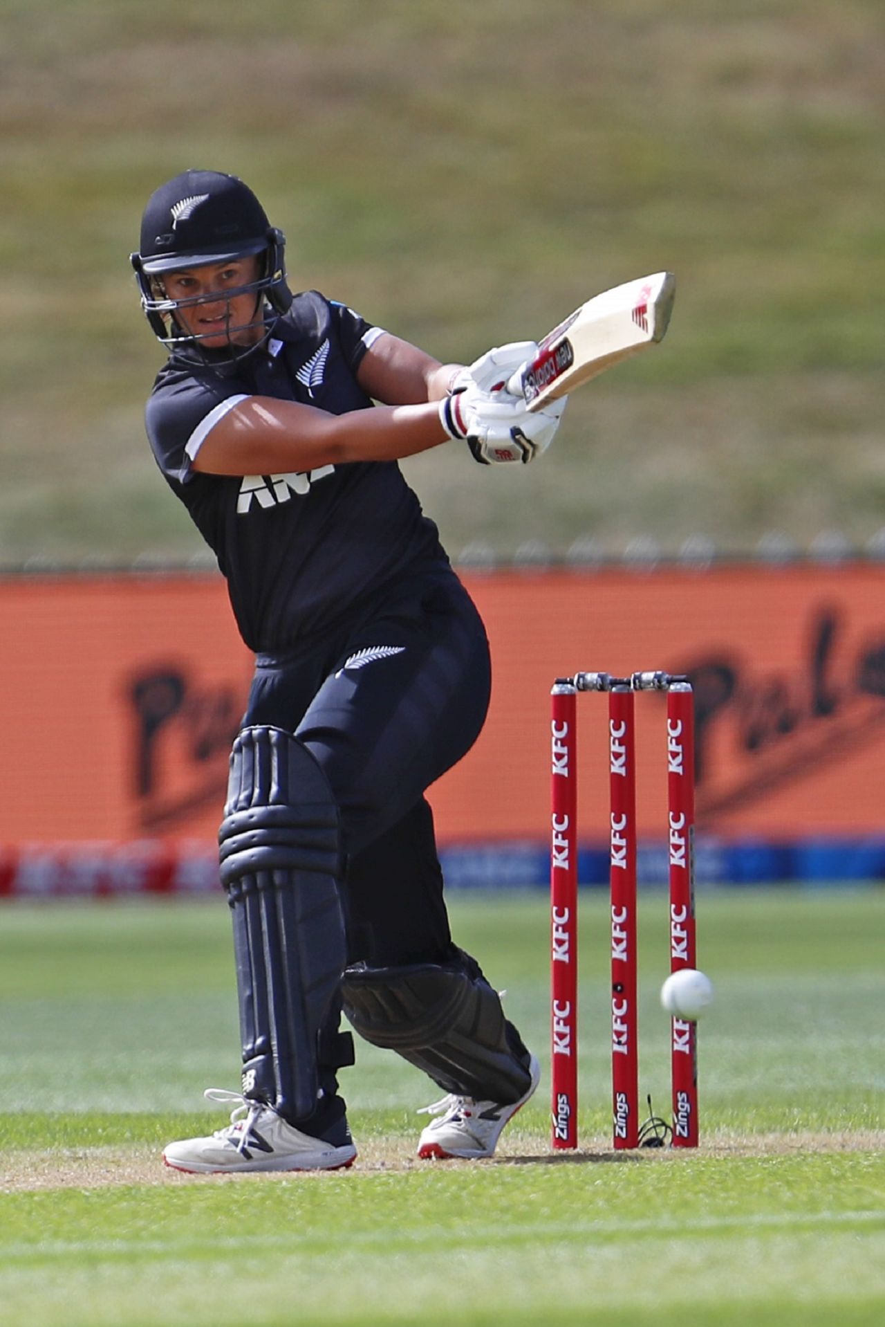 Suzie Bates pulls one away, New Zealand vs India, 1st Women's ODI, Queenstown, February 12, 2022