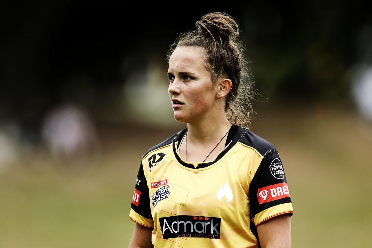 Amelia Kerr looks on, Wellington vs Auckland, New Zealand Cricket Women's Twenty20, Wellington, January 12, 2020