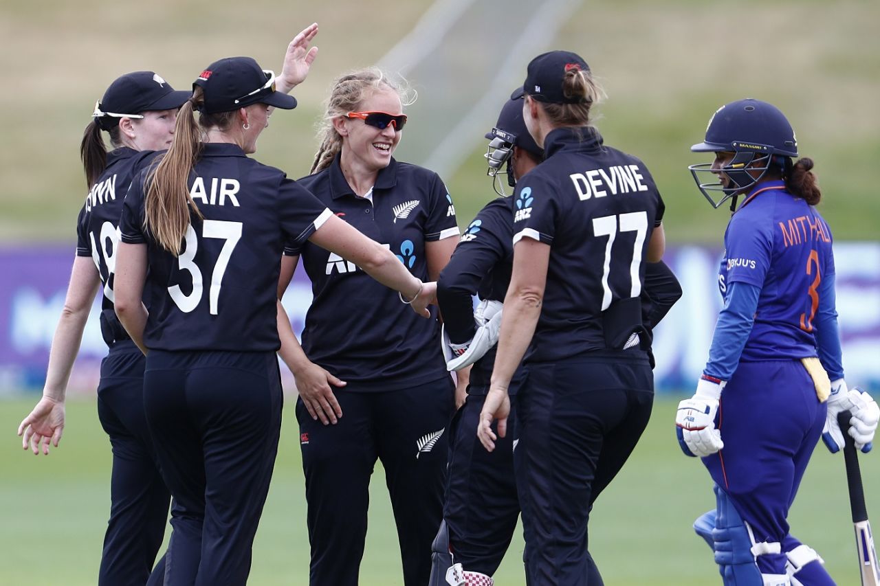 Frankie Mackay celebrates after running Harmanpreet Kaur out, New Zealand vs India, 3rd women's ODI, Queenstown, February 18, 2022