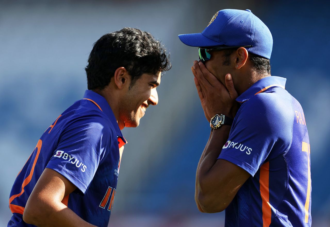Raj Bawa and Rajvardhan Hangargekar celebrate a wicket, India U-19s vs Ireland U-19s, Tarouba, U-19 World Cup, January 19, 2022